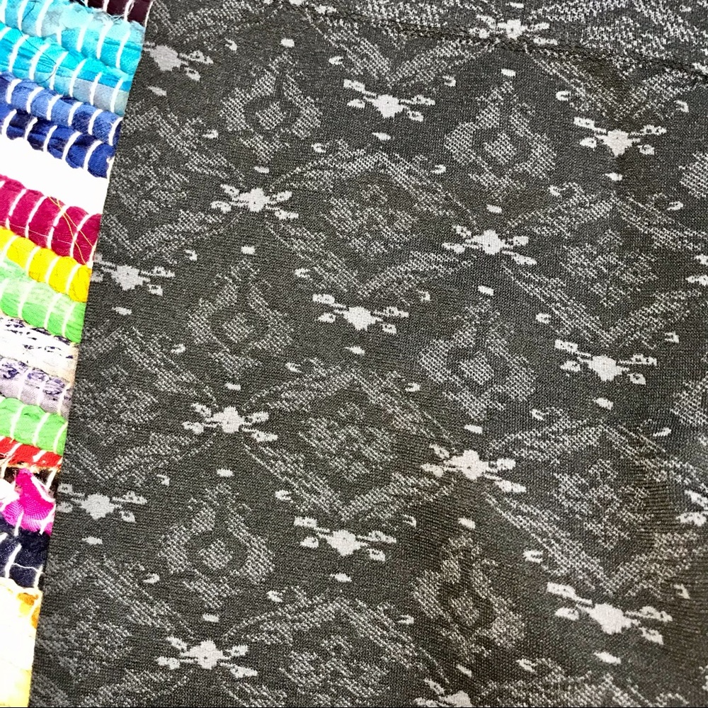 Shosho ~ Damask print fleece lined leggings - Picture 2 of 3